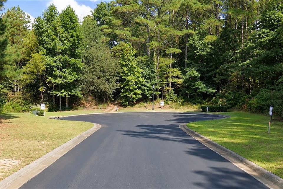 1st image of 124 Hawks Ct #72