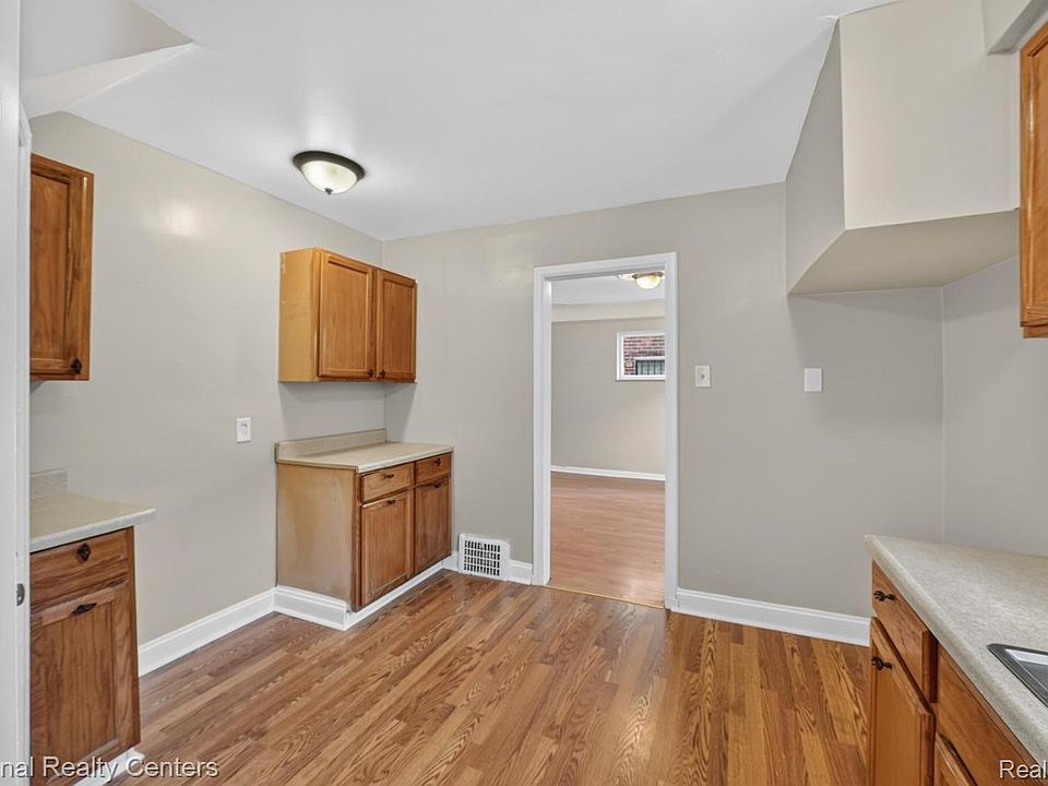 6420 London St, photo 12