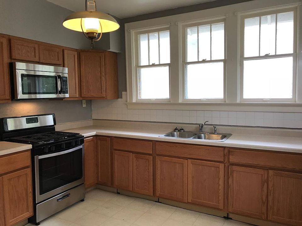 1st image of 2713 Lyndhurst Ave