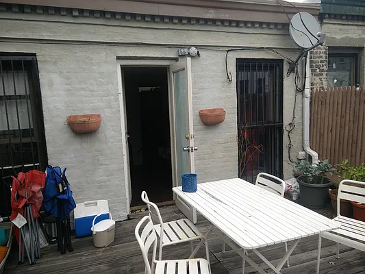 Rented by G2 Realty Group LLC | media 2