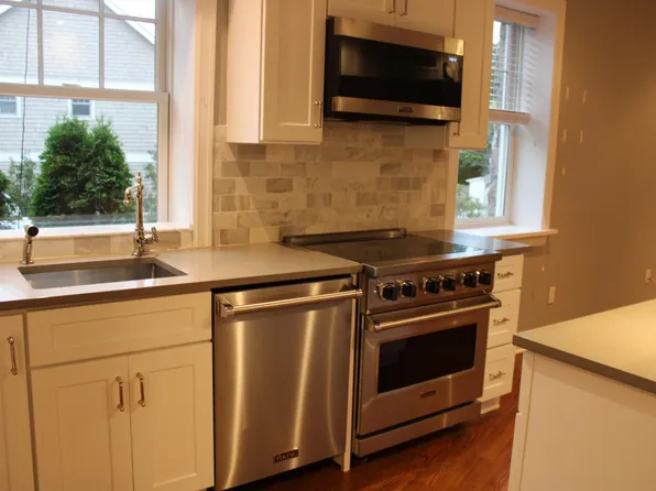 97 Bruce Park Ave APT 2A, Greenwich, CT 06830