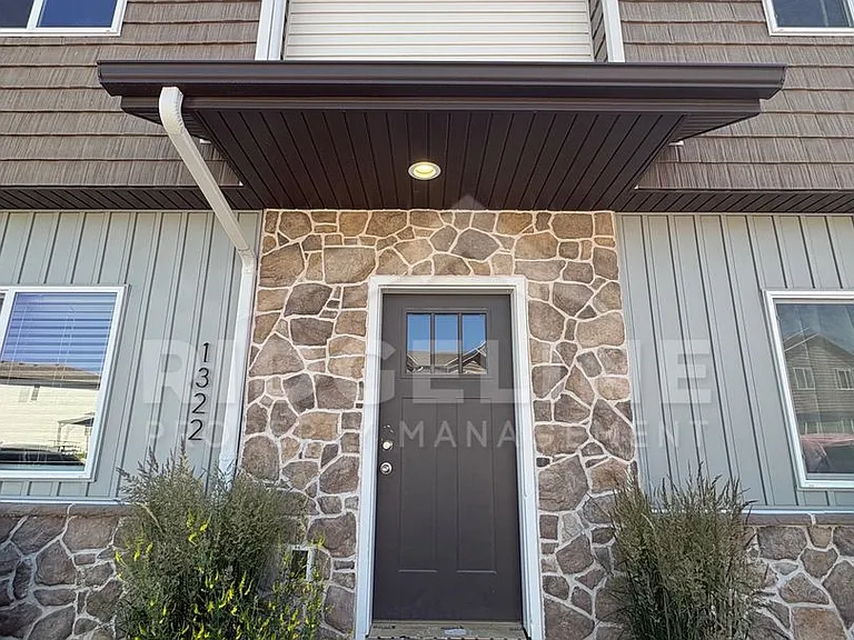 1322 Boston Ct — Photo 1
