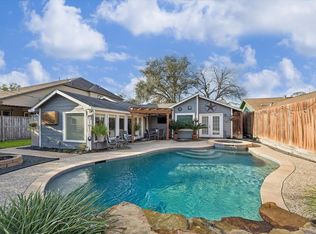 1423 Richelieu Ln, Houston, TX 77018