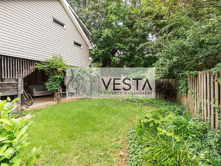 3 Grace Ave — Photo 29