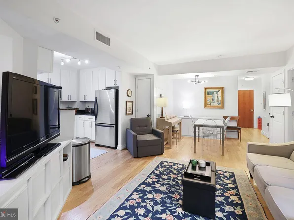 915 E St NW, Washington, DC 20004