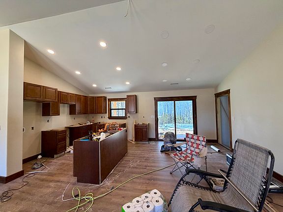 3rd image of 577 S Heatherwood Road