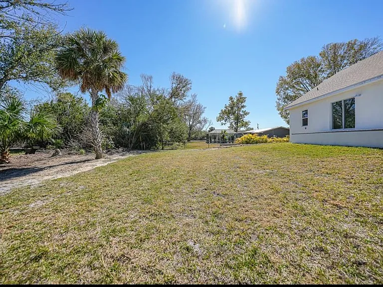 3320 Palm Dr — Photo 16