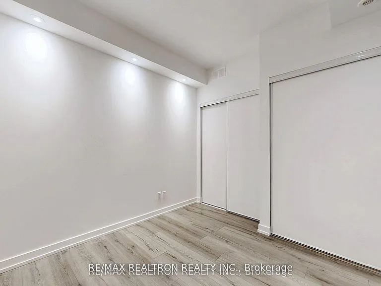 260 Finch Ave E #Townhouse 1 — Photo 32