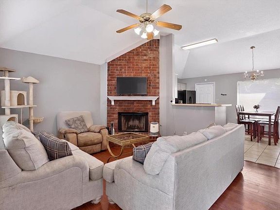 2nd image of 5831 Chadwell Rd