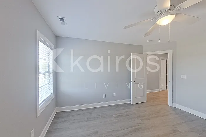 3704 Oak Leaf Way #E — Photo 11