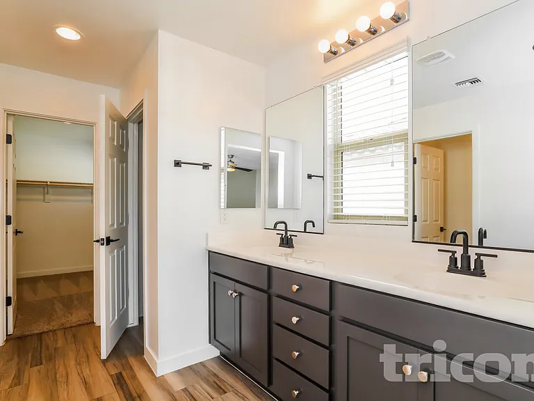 9306 E Strobe Ave — Photo 5