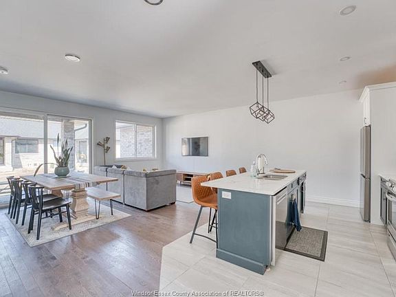 3rd image of 311 Kelly Rd