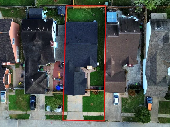 11830 Plumpoint Dr, Houston, TX 77099