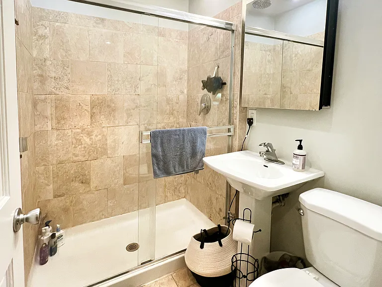 2323 W Dickens Ave #1 — Photo 10