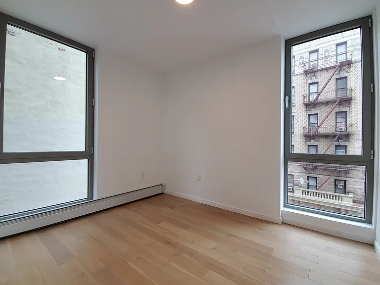 40 Pinehurst Ave #5D — Photo 9