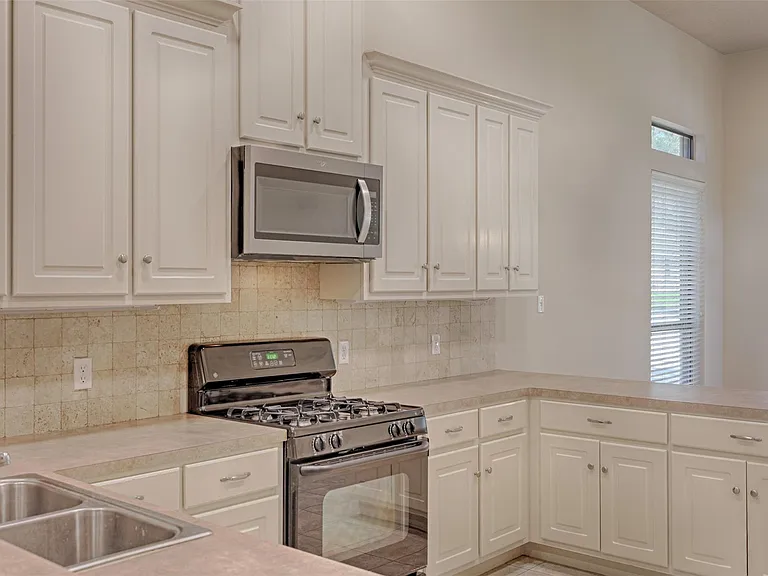 12460 Lyra Dr — Photo 14