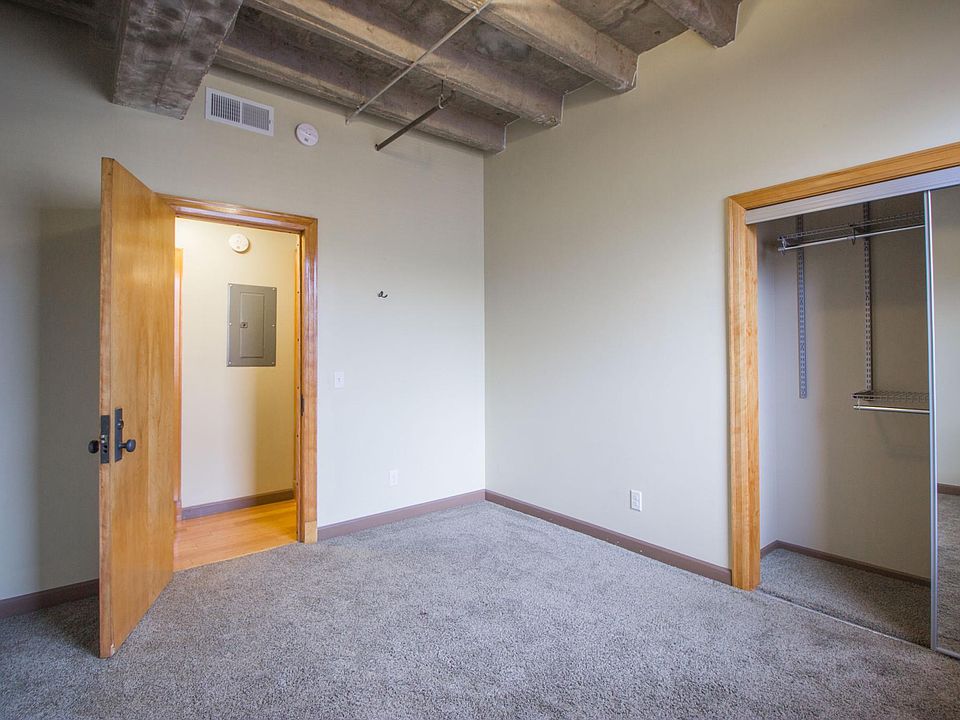 2nd image of 101 S Market St #402