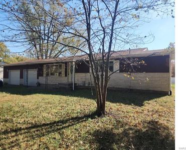 1220 W Henry St, Staunton, IL, 62088