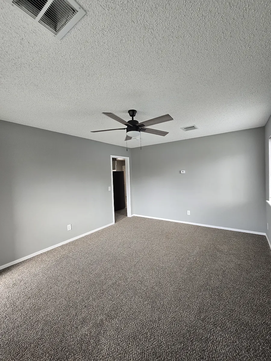 Building Photo - 612 S Forrest St #D