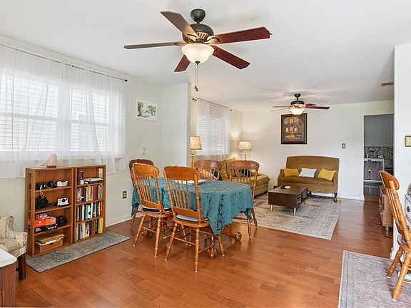 4th image of 6857-59 Vicksburg Ct