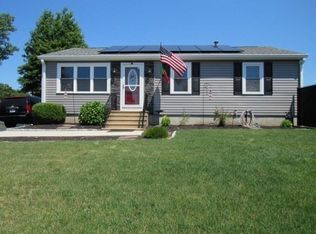 270 Heritage Dr, New Bedford, MA 02745