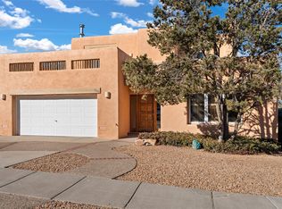 3208 Nizhoni Dr, Santa Fe, NM 87507