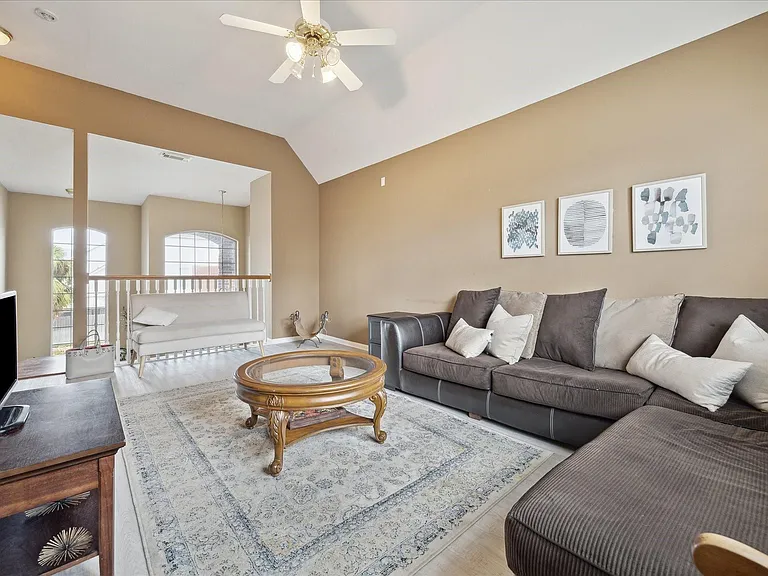 11215 Royce Palms Dr — Photo 11