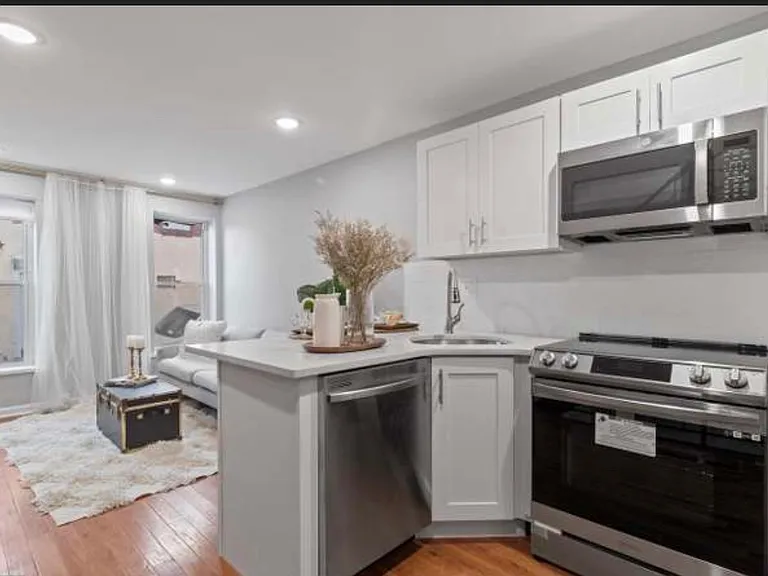 2231 Fernon St — Photo 22