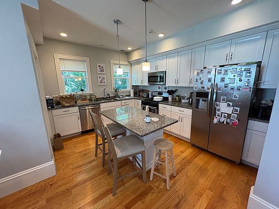 3rd image of 15 Quincy St APT 3