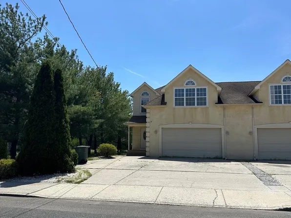 312 W High St, Glassboro, NJ 08028