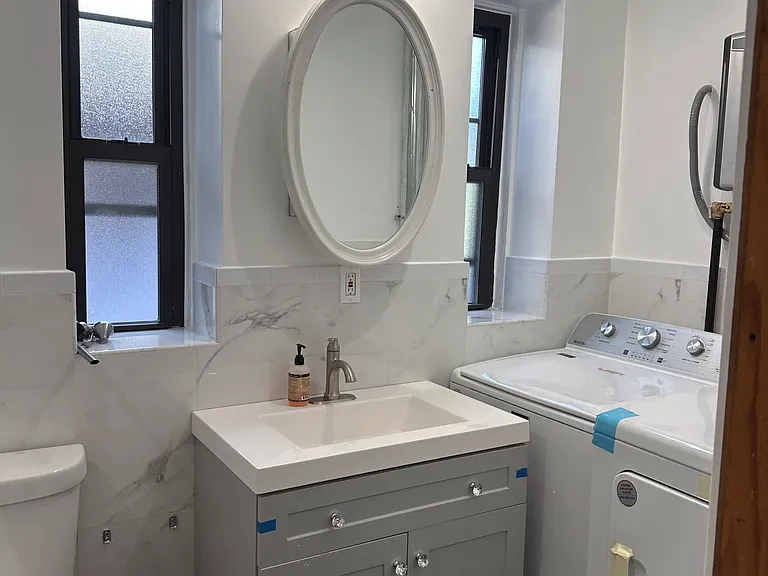 643 N Main St #2 — Photo 7