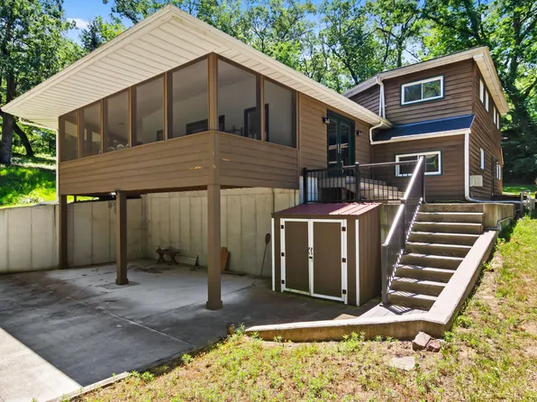 3 W Stillwater Ave, Beverly Shores, IN 46301