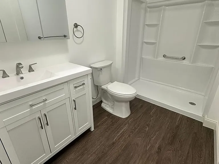 634 Meadows Ln #B — Photo 5