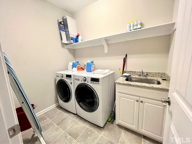 416 Daylin Dr — Photo 23