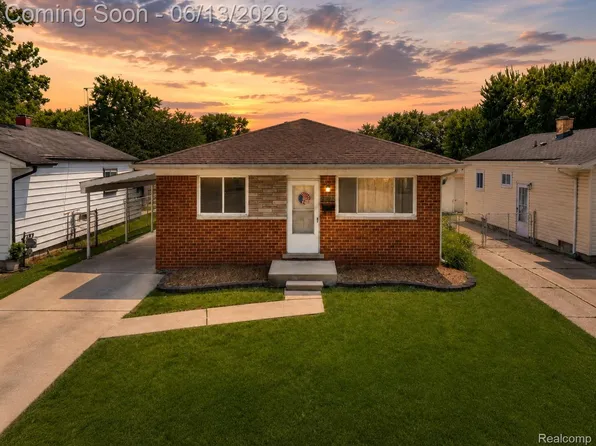 23012 Allor St, Saint Clair Shores, MI 48082