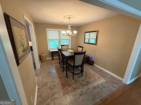 4th image of 862 Price Rd