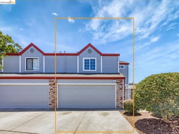 16 Town Square Pl, Oakland, CA 94603