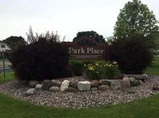 7285 Hunters Run, Eden Prairie, MN 55346