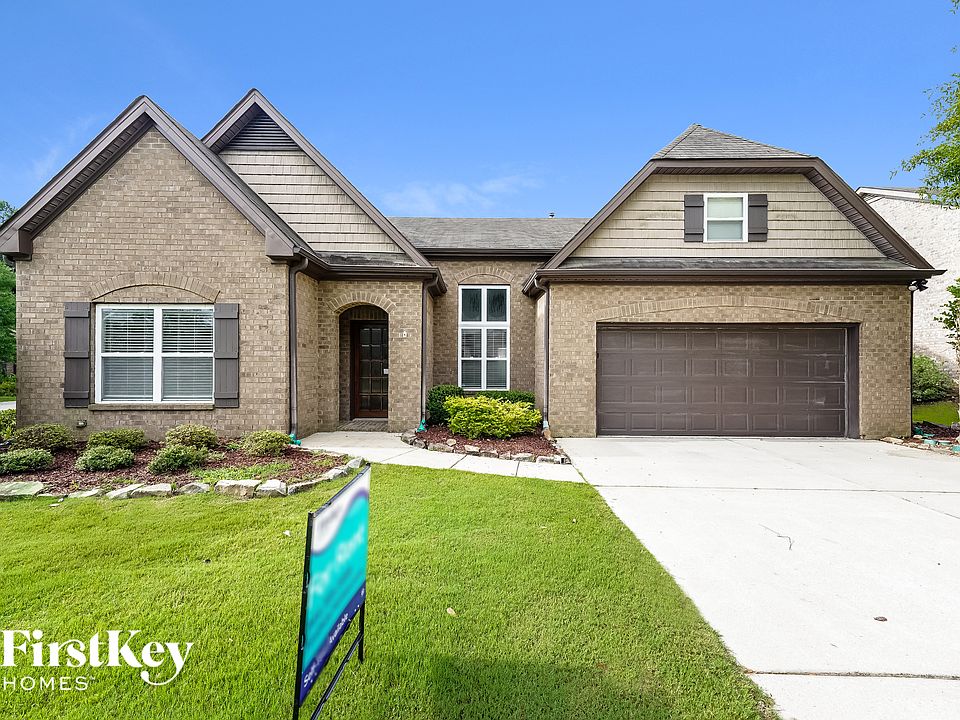 1st image of 995 Valley Cir