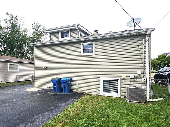 3rd image of 618 W Comstock Ave