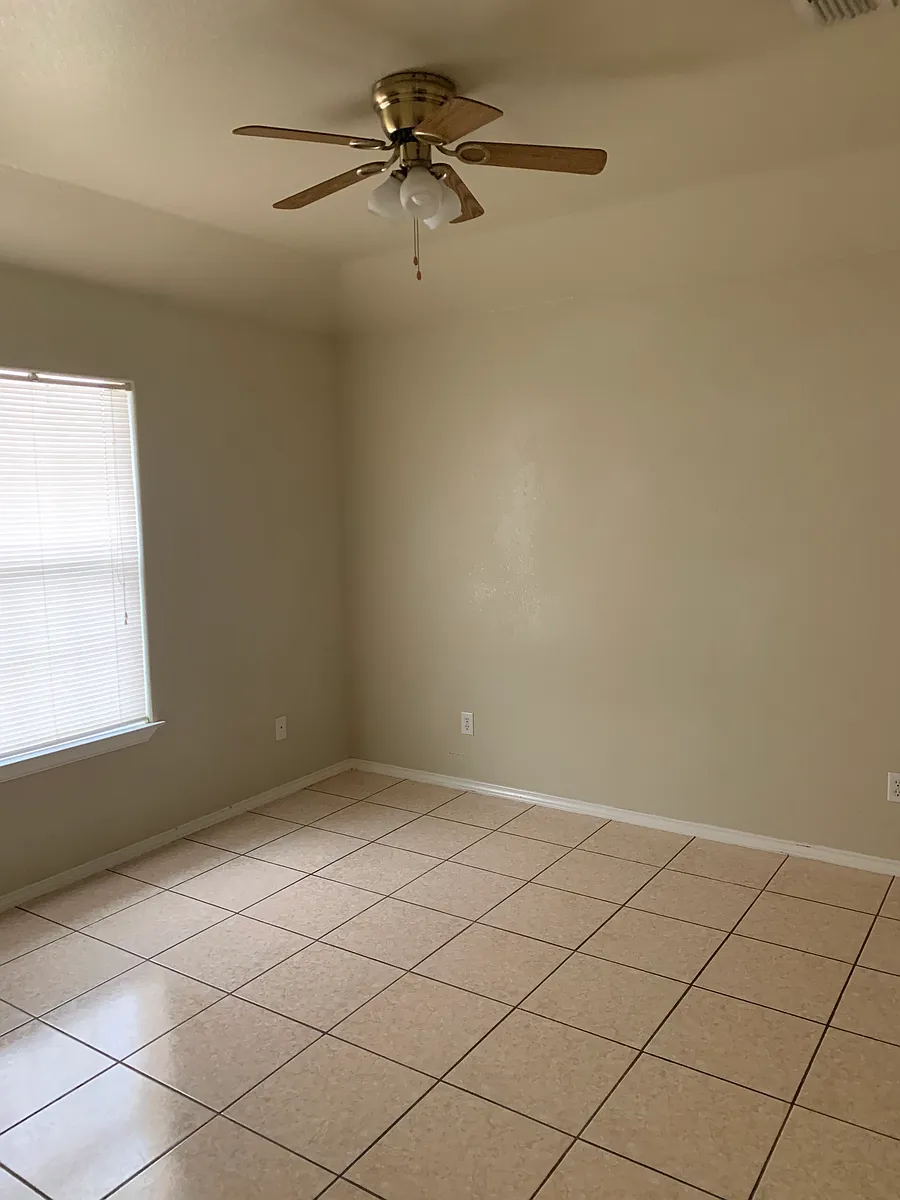 Building Photo - 121 Ramon Cardenas Dr #B