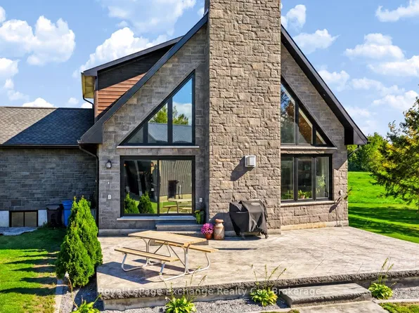 68 North St N, Ashfield Colborne Wawanosh, ON N7A 3X9