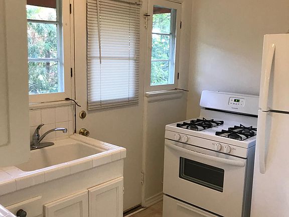 5th image of 2326 28th St #A