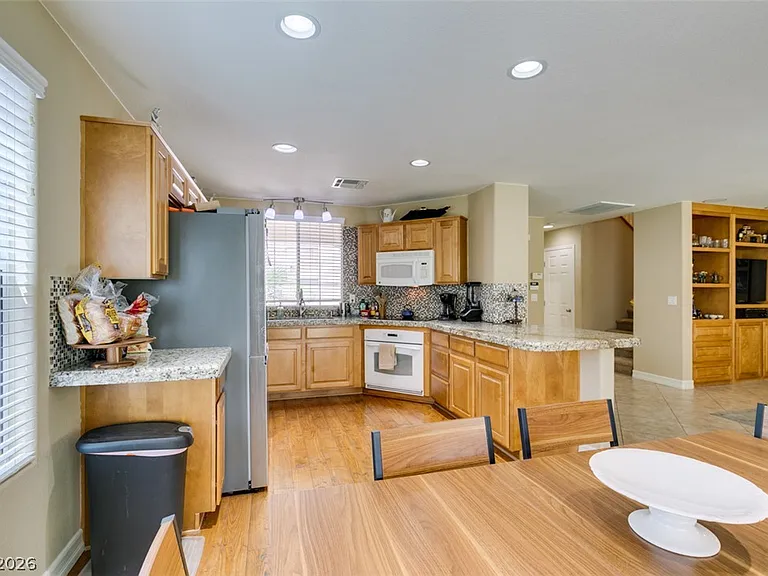 2619 Begonia Valley Ave — Photo 24