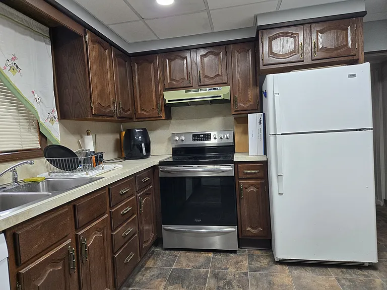 248 W Hazard St — Photo 4