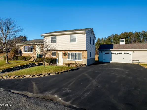 121 Mountain View Dr, Clarksburg, MA 01247