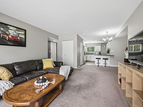 3rd image of 9352 Bay Colony Dr APT 1E
