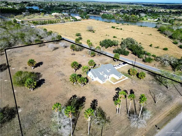 100 Valencia Dr, Los Fresnos, TX 78566