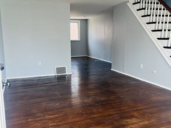 4th image of 130 Spring Valley Rd