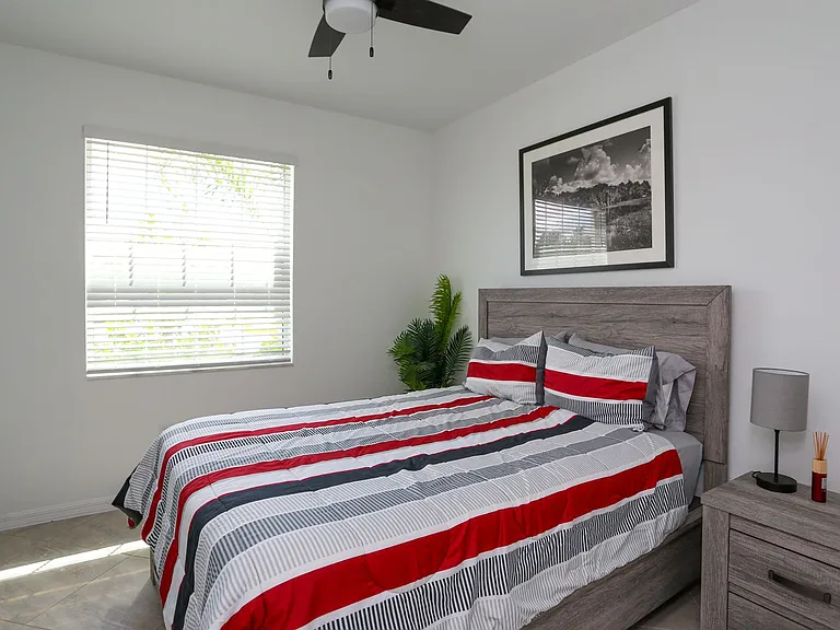 2155 Hamlin St — Photo 30